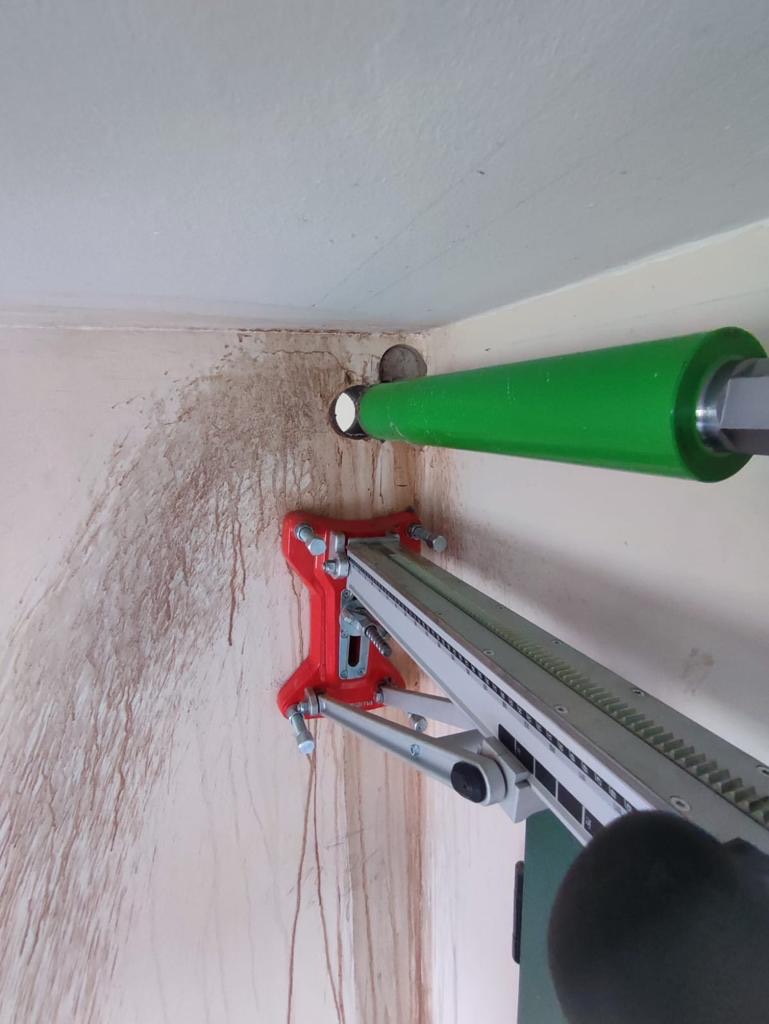 Kernbohrung an der Wand